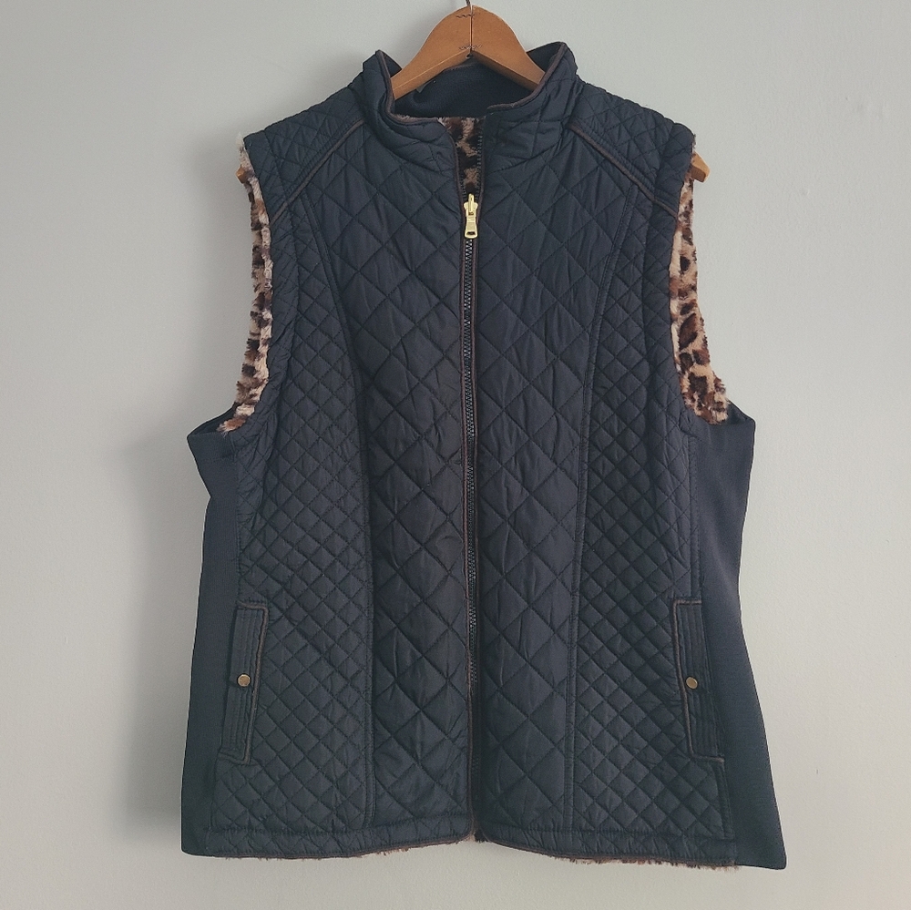 Black Quilted Reversible Vest with Leopard Print